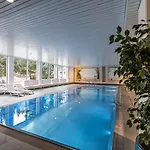 With Pool, Sauna & Gym Lejlighed
