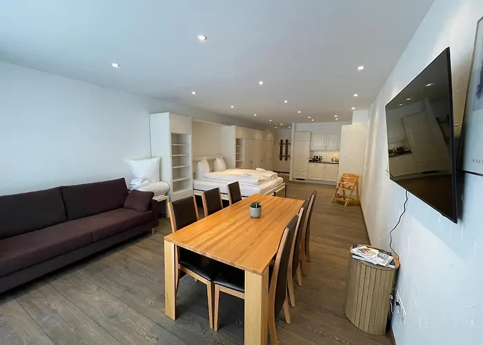 With Pool, Sauna & Gym Apartment *