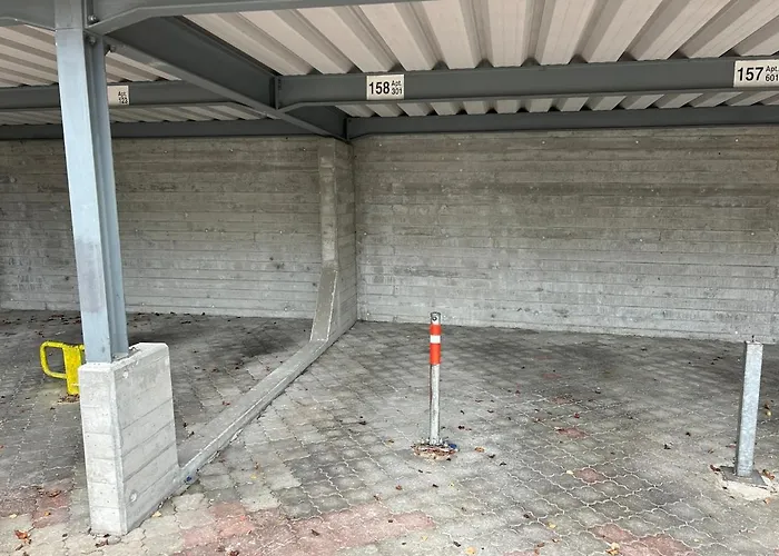 Apartment With Pool, Sauna & Gym