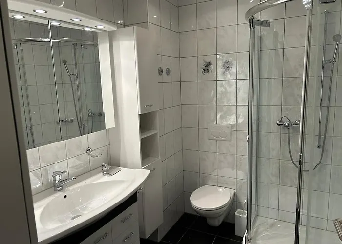 With Pool, Sauna & Gym Apartment *